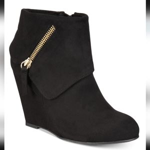 NWT Rebel By Zigi Ksenia Wedge Bootie